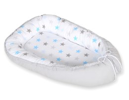 Kokon niemowlęcy dwustronny kojec otulacz Premium BOBONO- gwiazdy niebiesko-szare/szary
