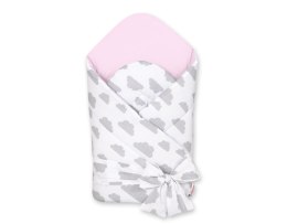 Dwustronny rożek dla niemowląt usztywniany z wiązaniem - chmurki szare/różowy